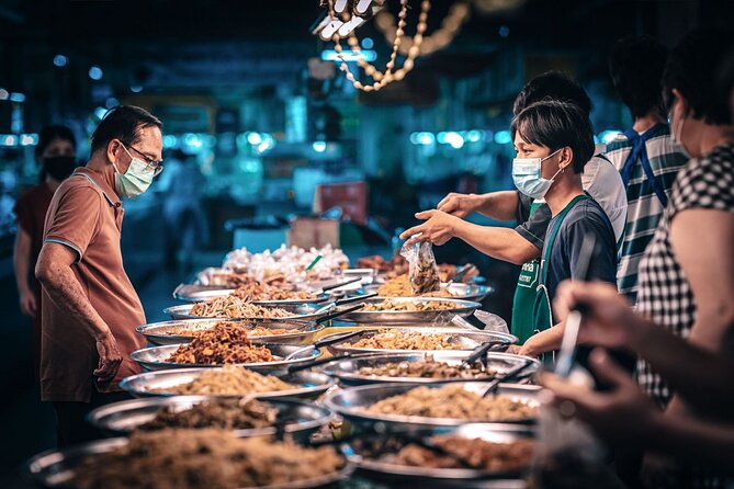 Northern Flavours Chiang Mai Food Tour with 15+ Tastings - The first hour: learning what Northern Thai food means