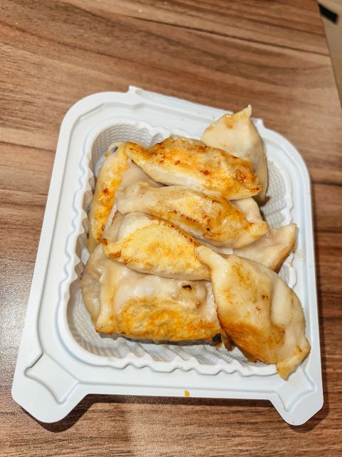 NYC: Chinatown and Little Italy Food Tour - Starting with sponge cake in Chinatown