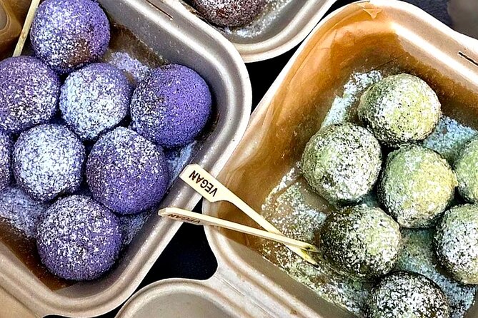 NYC: Greenwich Village Food Tour with 6 Locals Favorites Dishes - Cupcake and cookie: the sweet stretch