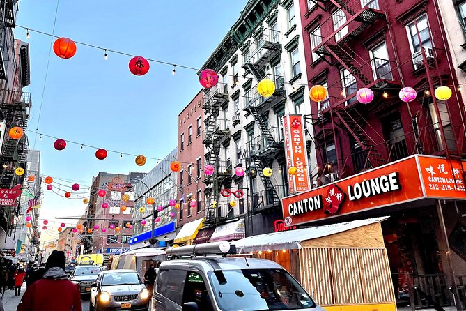 NYC: Greenwich Village Food Tour with 6 Locals Favorites Dishes - Group size, guide style, and family fit