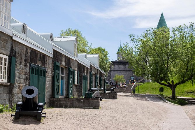 Old Quebec City Food Tour with 10+ Autentic Local Tastings - Comptoir Boréal offers sweetness and pastry