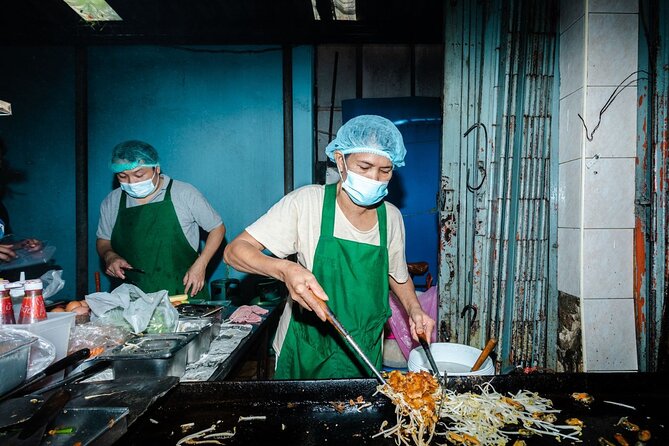 Old Siam Bangkok Food Tour with 15+ Tastings - Nang Loeng Market and the first savory tastings