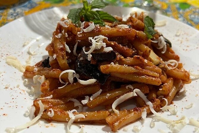 Palermo Food Tour: 10+ Tastings of Arancini, Cannoli, Wine & More - Via Argenteria brings old Palermo into the walk