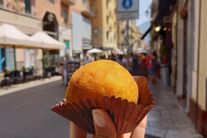 Palermo Sicilian Street Food Tour: Small Group by Do Eat Better - Via Vittorio Emanuele: a bold first taste