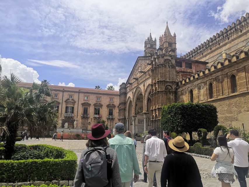 Palermo: Street Food Walking Tour with Local Guide & Tasting - Entering Capo Market and its food stalls