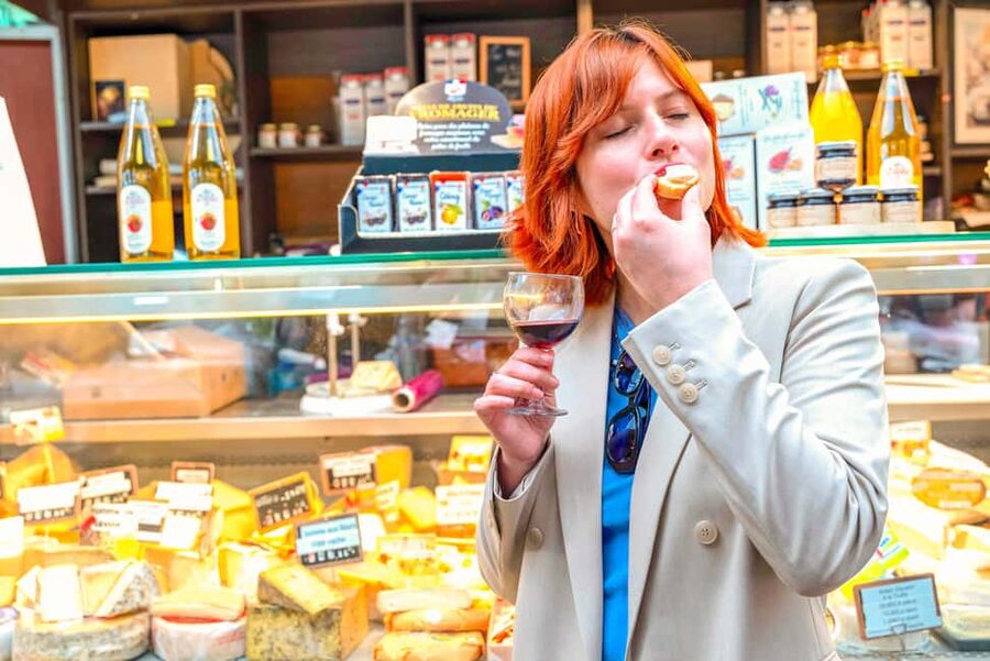 Paris: Champagne and Oysters Food Tour - Key points at a glance