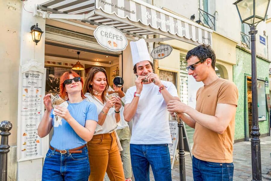 Paris: Champagne and Oysters Food Tour - Walking through Le Marais between bites