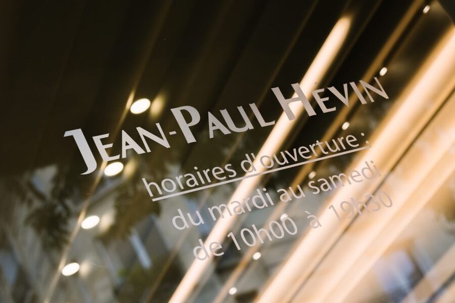Paris Culinary Tour: 11 Tastings & 2 Wines in Le Marais - Natural wine and the final stop at La Chablisienne