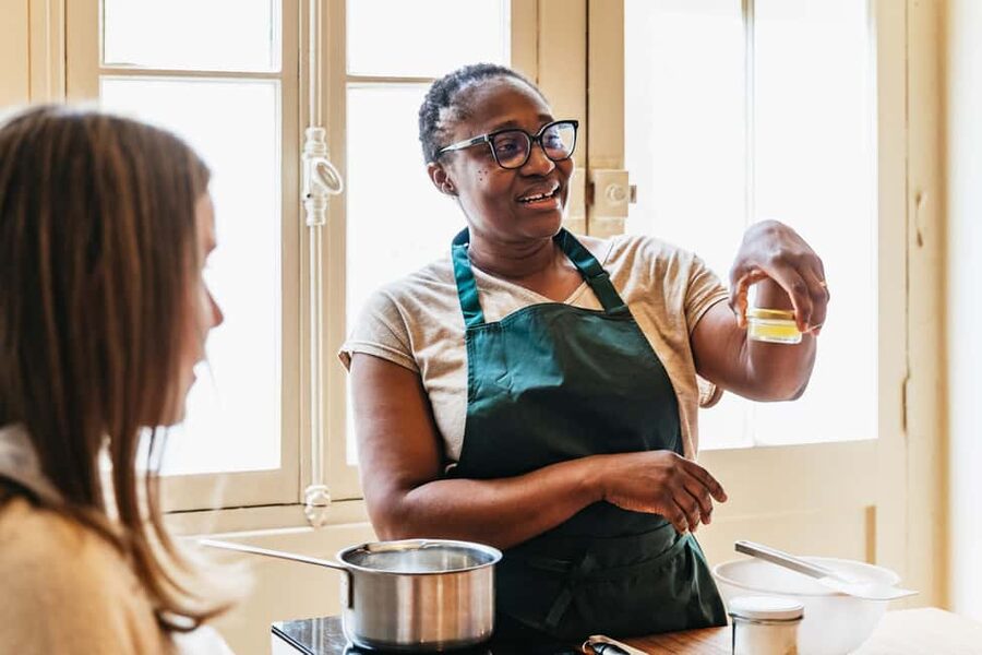 Paris: French Macaron Culinary Class with a Chef - Timing, language, and practical value