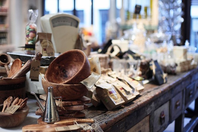 Paris Le Marais District Original Food and Wine Tasting Tour - How much wine is included?