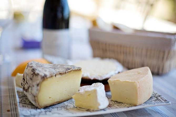 Paris Montmartre Food Tour - A Full French Meal by Do Eat Better - Rue Gabrielle adds macarons