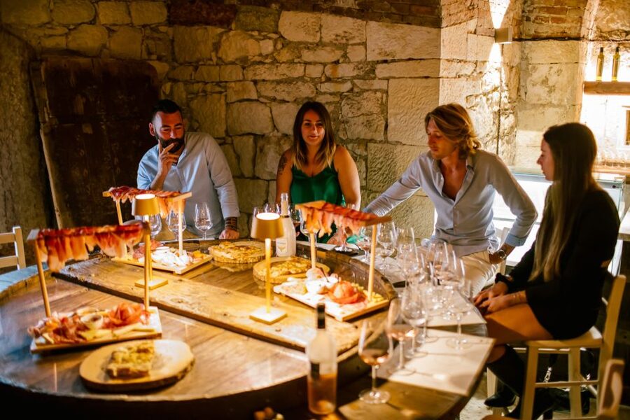 Pastrengo: Lake Garda Wine & Food Tasting in Historic Fort - Garda olive oil and ancient-grain focaccia