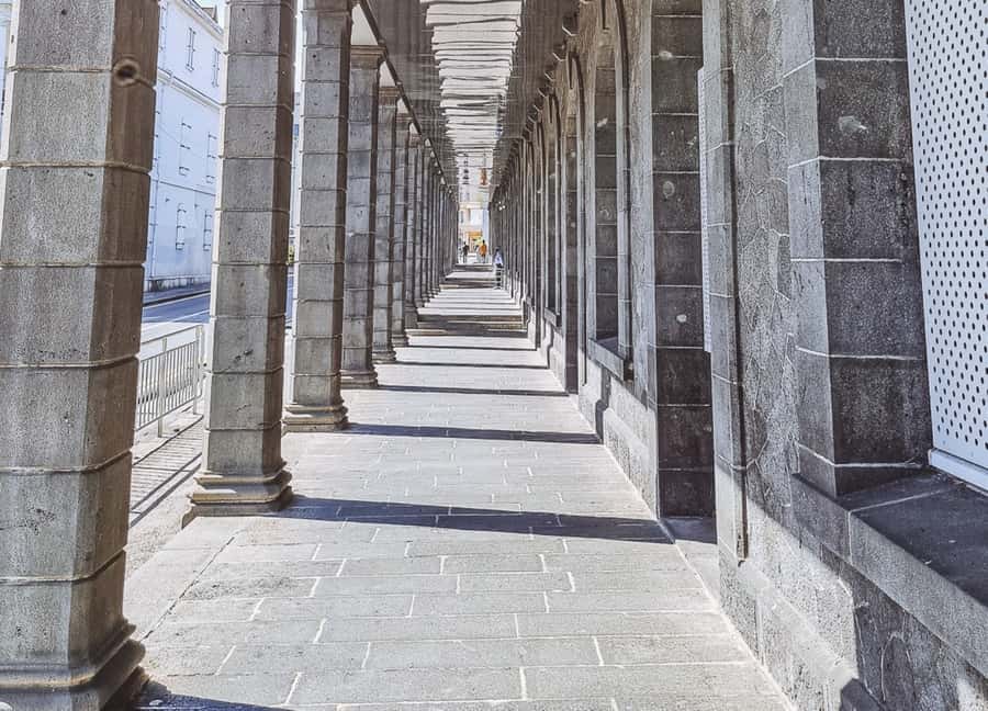 Port Louis: Street Food & City Tour - A secret corner and the route through Chinatown