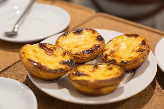 Porto Food & Wine Tasting Tour with Lunch or Dinner Option - The walking and neighborhood experience