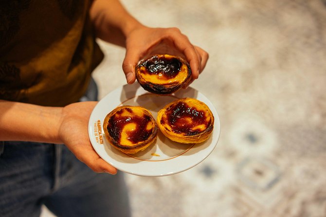Porto Private Food and Drink Tasting Tour with Local - What makes the private guide important