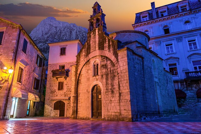 Private Walking tour with Wine and Food - Who should book this experience?