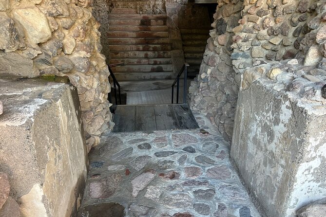 Pyramids of Teotihuacan Dawn (Tequila and Mezcal Tasting) - Meeting point, timing, and physical demands