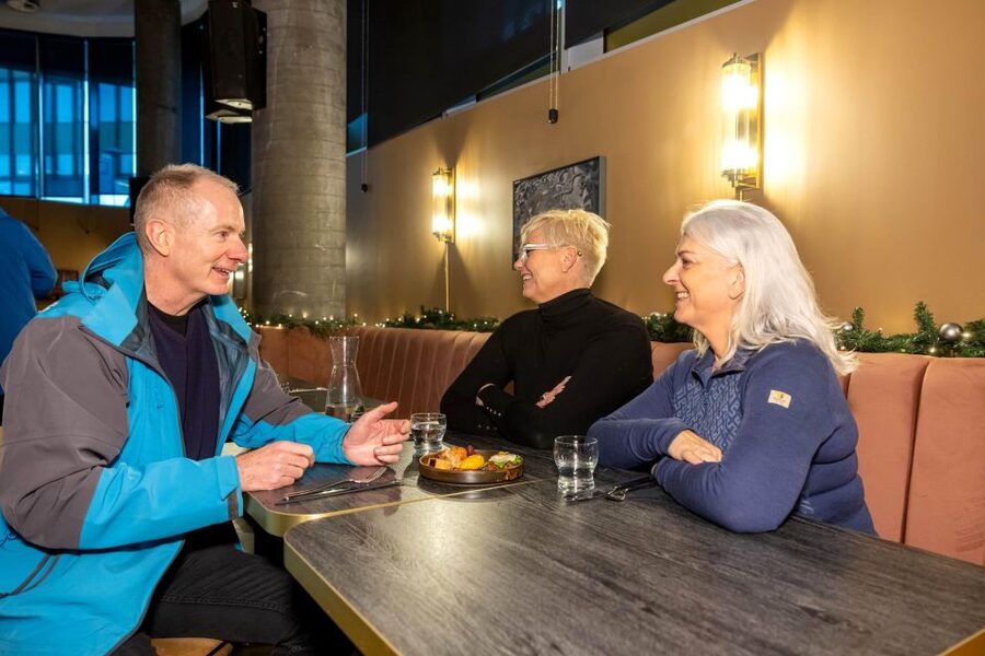 Reykjavik: Icelandic Food Tour - Seafood, cod, sweets, and the final restaurant