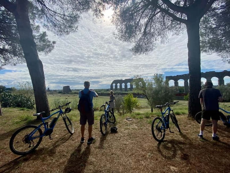 Rome: Appian Way & Aqueducts E-Bike Tour (Catacombs & Food) - Lunch or aperitivo in the Roman countryside