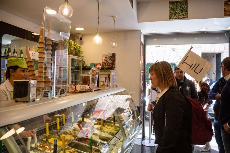 Rome: Eat Like a Roman Ghetto & Campo de' Fiori Food Tour - The Jewish Ghetto and carciofo alla Giudia