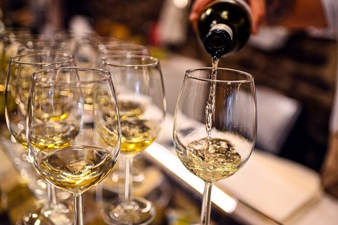 Rome Food Tour in the Historic Centre with 8+ Food Tastings - Campo de’ Fiori and the old market atmosphere