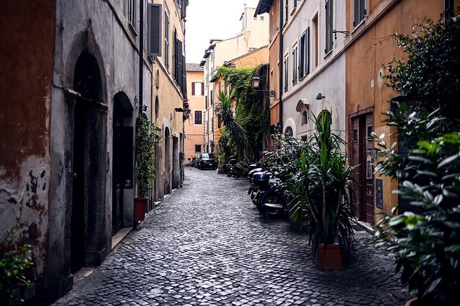 Rome Food Tour in the Historic Centre with 8+ Food Tastings - Cannoli, gelato, and the secret dish