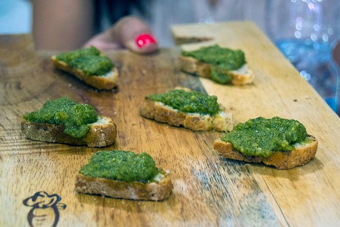 Rome Food Tour: Unlimited Tastings with Fine Wine & Barolo - How guides shape the experience