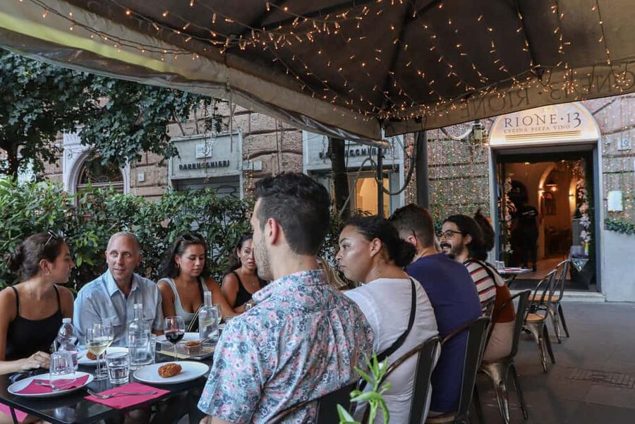 Rome: Trastevere and Campo de Fiori Food Tour - Fried hake and wine at Dar Filettaro