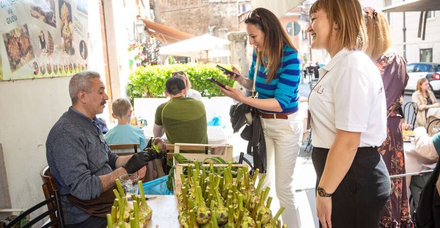 Rome: Trastevere & Campo de Fiori Street Food Walking Tour - First bites and the Roman food lesson