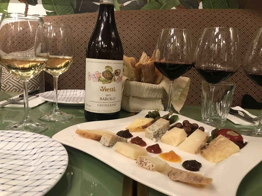 Rome: Trastevere Guided Food and Wine Tour with 20+ Tastings - Trapizzino and the first Roman flavors