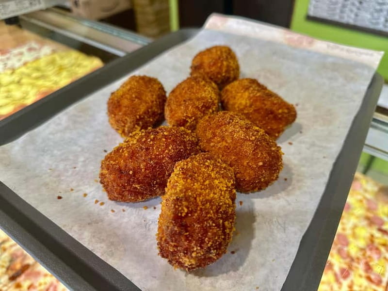 Rome: Trastevere Street Food Walking Tour with Local Expert - Pizza, beer, and the practical value of a local guide