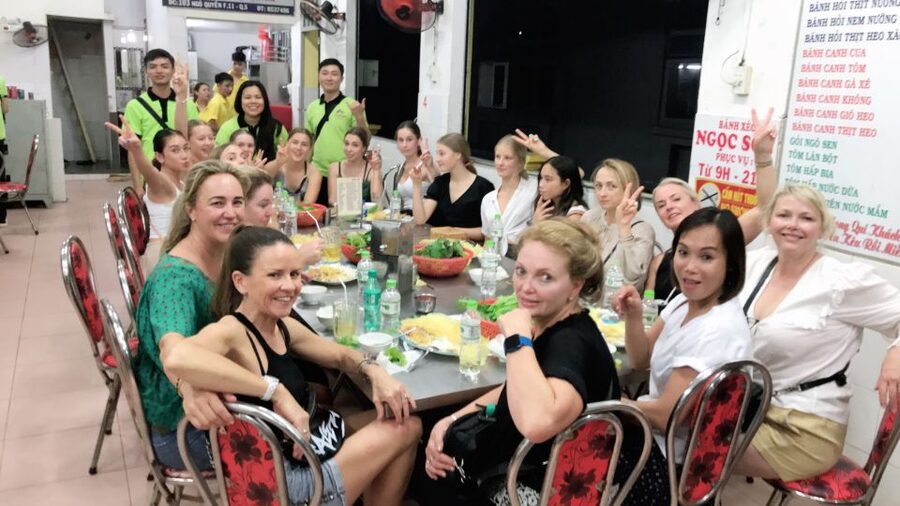 Saigon: Day-Night Sights & Local Food Tour l Female Option - Banh Mi and Tropical Fruit Smoothie Finish the Meal