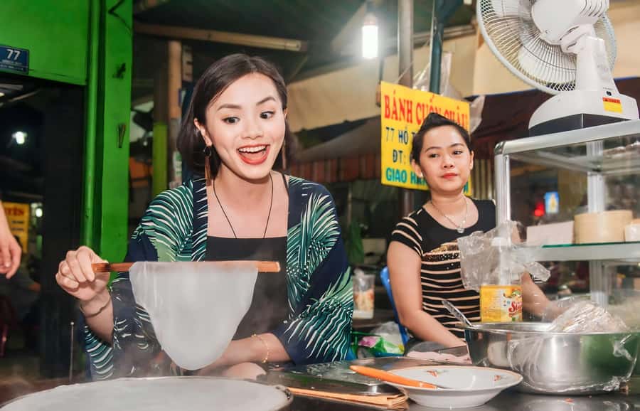 Saigon: Street Food Tasting & Sightseeing Tour by Motorbike - Bánh mì and dessert in District 10