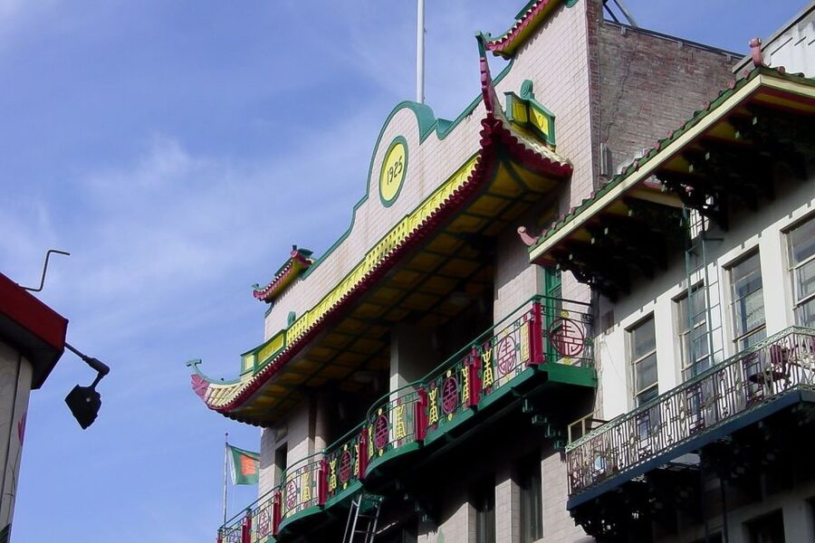 San Francisco: Chinatown Culinary Walking Tour - A cathedral and a fourth-floor Buddhist temple