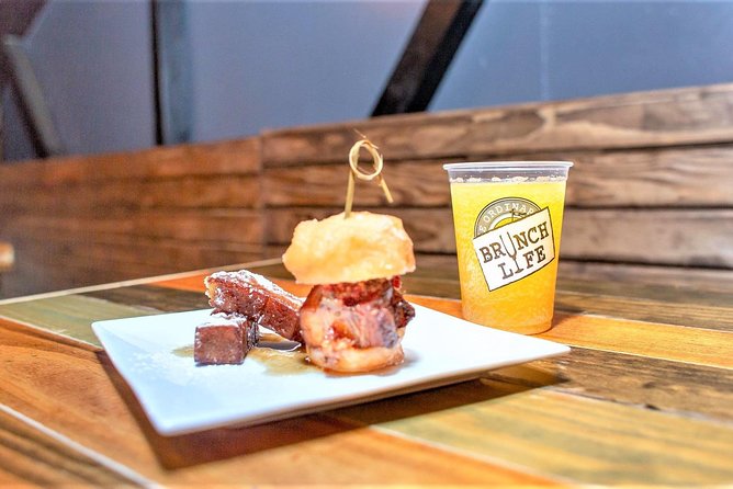 Savannah First Squares Culinary & Cultural Walking Food Tour - Starting on Broughton Street and entering the Historic District