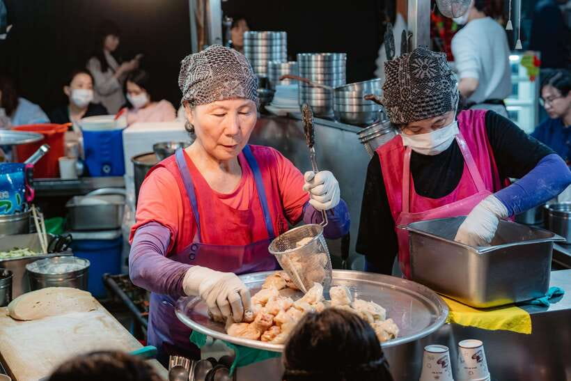Seoul: Night Market Food Tour with Local Guide - Is $73 a fair price?