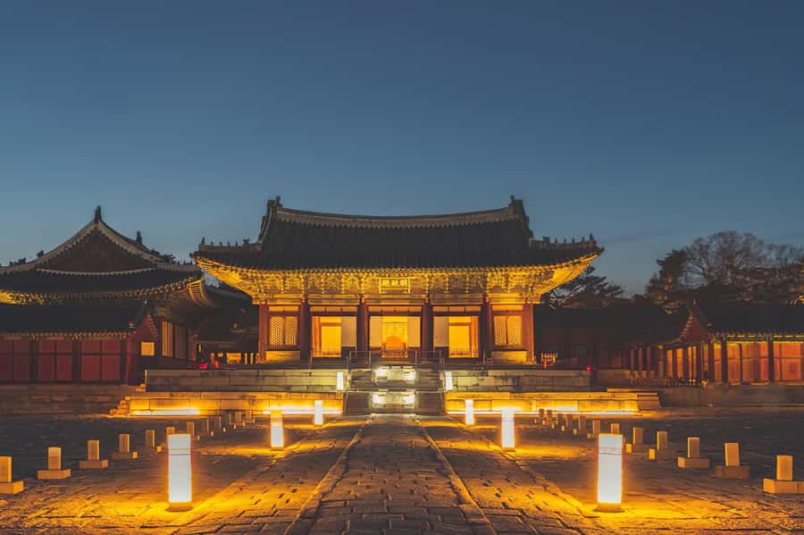 Seoul: Palace, Temple and Market Guided Foodie Tour at Night - Why this Seoul night tour works