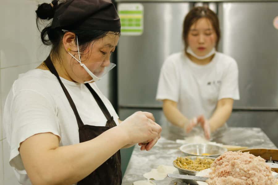 Shanghai: 3-Hour Local Food Tasting Tour - Tea, fruit, and dessert give the tour a wider range