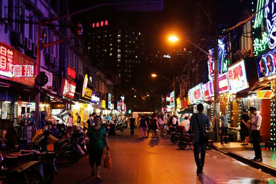 Shanghai: 3-Hour Local Food Tasting Tour - Walking from French Concession streets to shikumen lanes