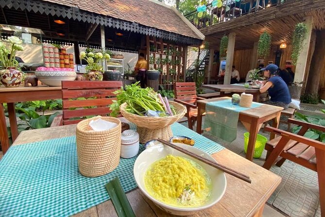 Siem Reap Evening Food Tour - Inclusive 5 stops Local Tastings - Street 60 after dark, with insects and BBQ chicken