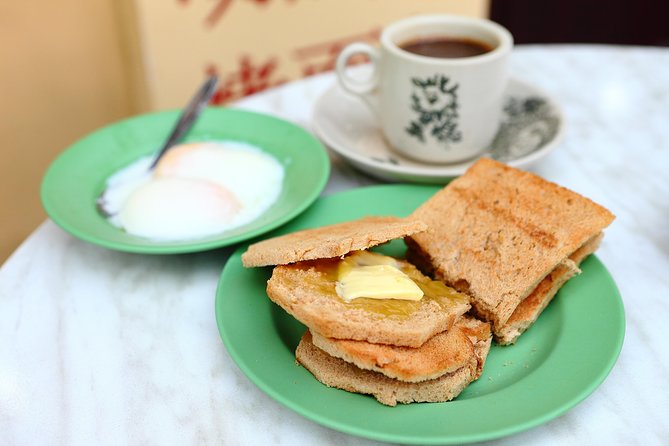 Small Group: Michelin and Local Hawker Food Tour with 9 tastings - Chinatown Complex and Hawker Chan