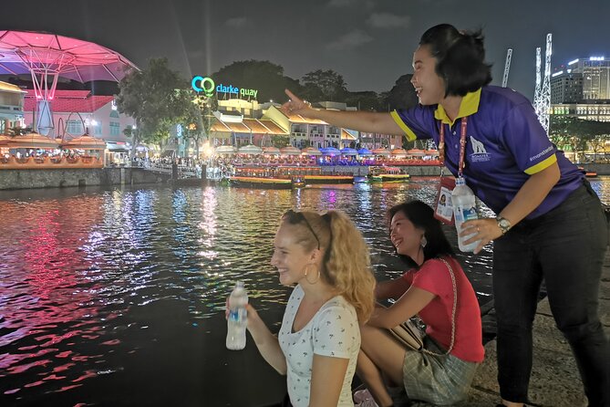 Small Group: Singapore Street Food & Night Tour with 9 tastings - Merlion Park and the Marina Bay lights