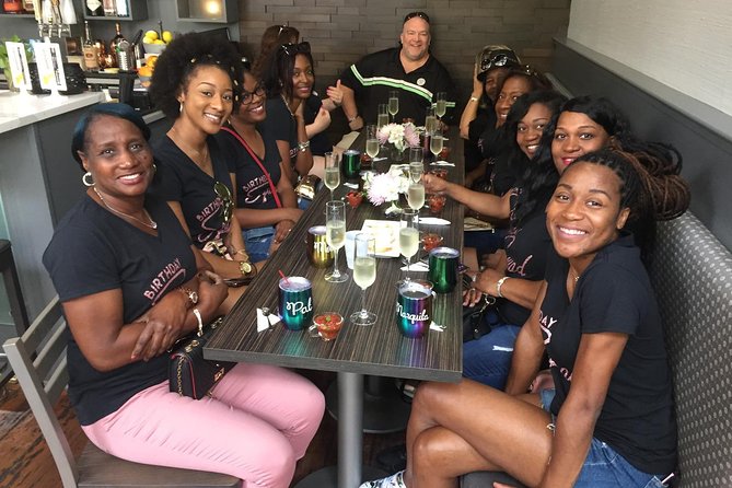 Southern Flavors Food, Pub Crawl, and History Walking Tour - The guides shape the experience