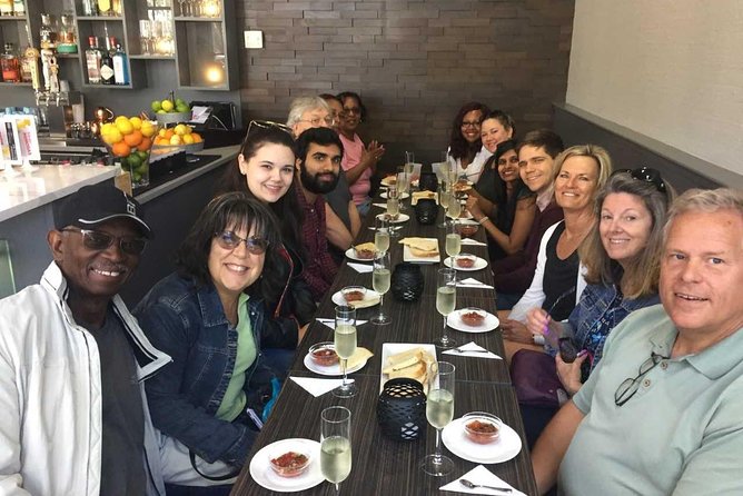Southern Flavors Food, Pub Crawl, and History Walking Tour - Who should book this walking tour
