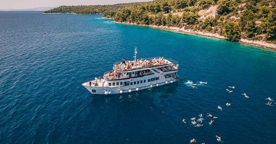 Split: Blue Lagoon, Borkko Beach & Šolta with Food & Drinks - The ride home and the little comforts