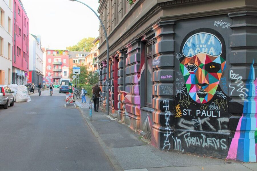 St. Pauli: Guided Food Tour with 5 Tastings - Ending beside the Reeperbahn