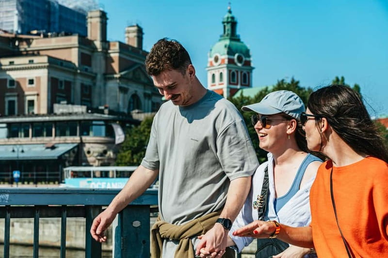 Stockholm: Swedish Food Guided Walking Tour - Gamla Stan, original houses and a tiny candy factory
