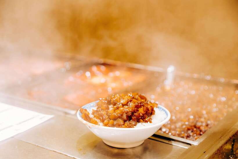 Taipei: Food Tours w/ Top 10 Taiwan Food (Breakfast/Dinner) - The evening route through Taipei’s oldest night-market district