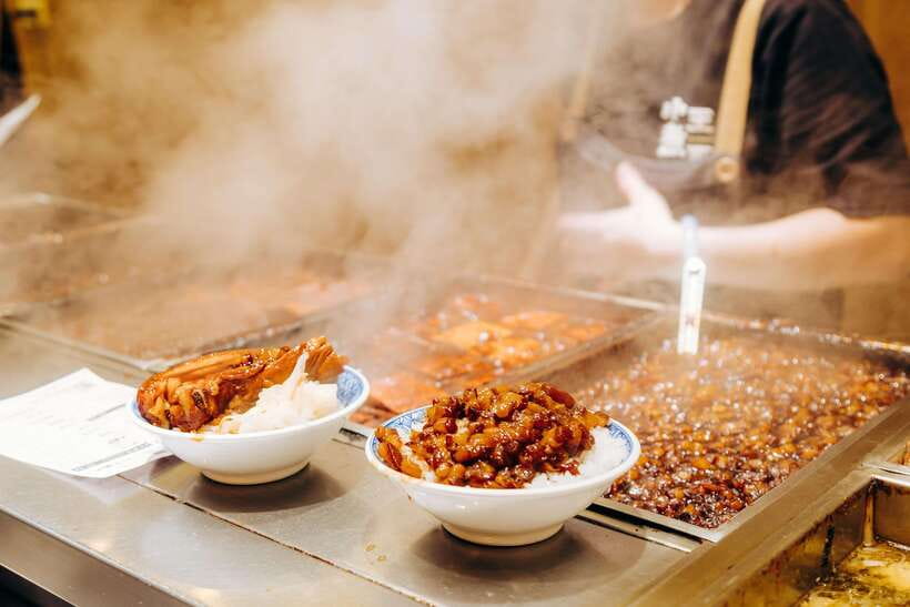 Taipei: Food Tours w/ Top 10 Taiwan Food (Breakfast/Dinner) - Dihua Street and the daytime food route