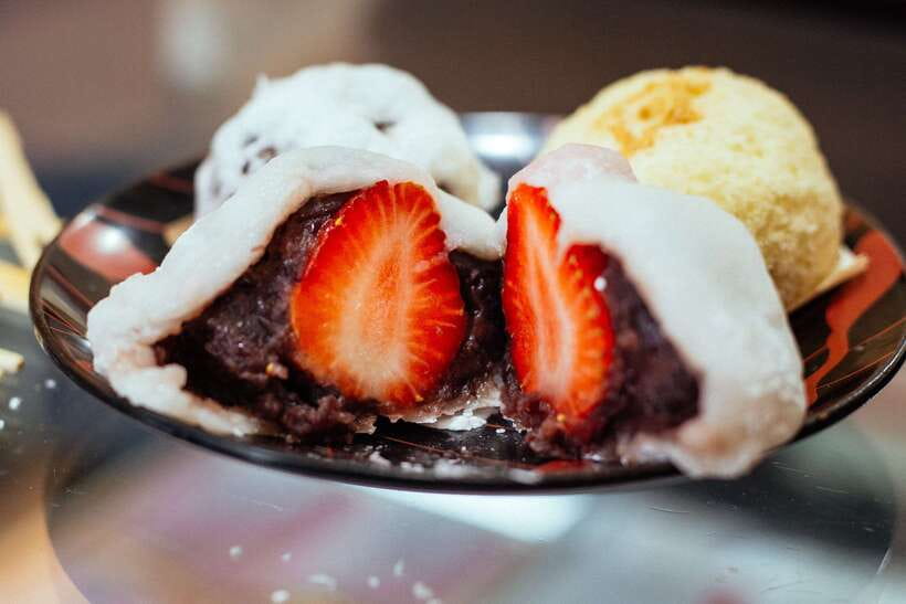 Taipei: Private Food Tour – 10 Tastings with Locals - Starting at Dongmen Station